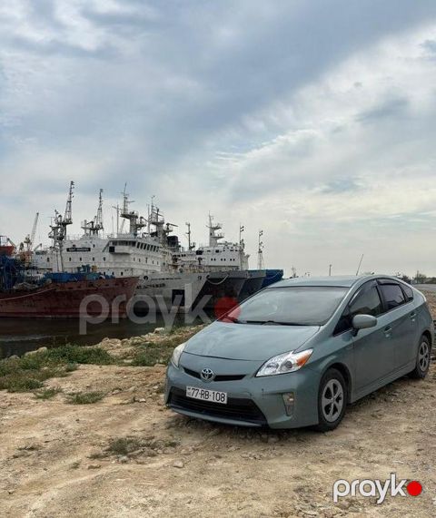 Toyota Prius, 1.8 L, 1.3 kWh, 2015 il, 371 758 km