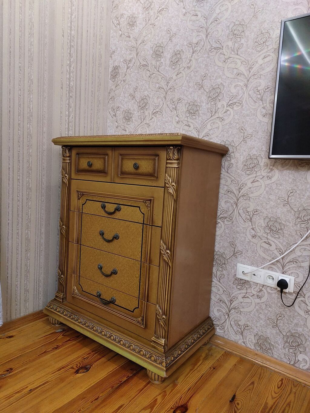 Klassik üslubda vitrin-dolab dəsti - Material: massiv ağac və MDF — Mebel, Digah (4)