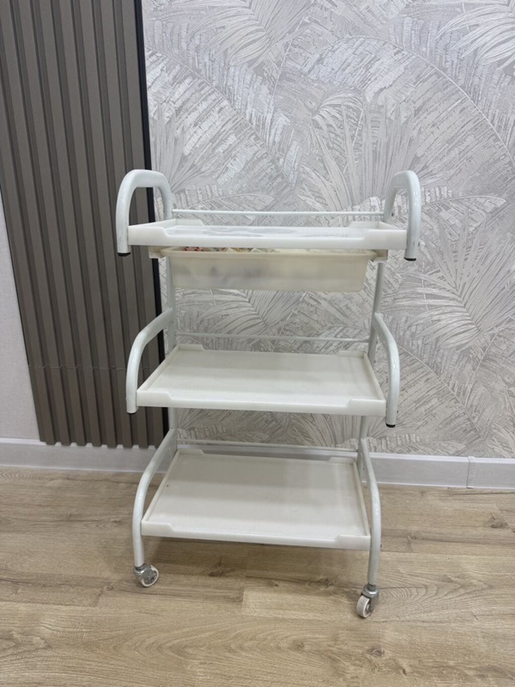 3 mərtəbəli mobil servis rəfi - Material: metal karkas və plastik — Mebel, Qobustan