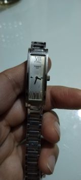 Tissot qadın qol saatı - Marka/model: Tissot (loqo və “1853” yazısı — Saatlar