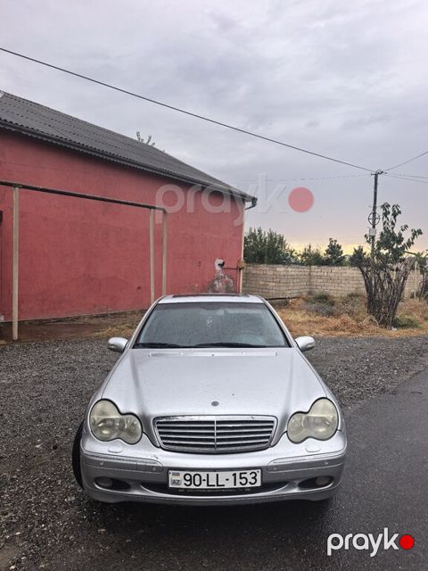 Mercedes C 240, 2.6 L, 2000 il, 300 700 km