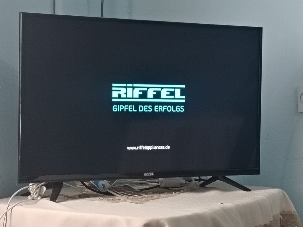 Riffel Smart TV – geniş funksiyalarla ağıllı televizor - Brend/model — Televizorlar, Bakı (4)