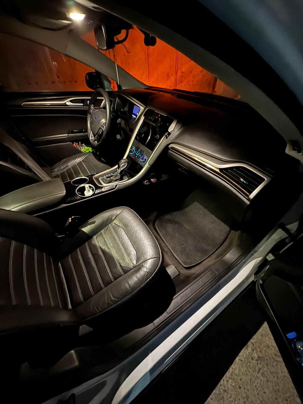Ford Fusion sedan – ağ rəng, geniş salon və iri baqaj. idiyal — Avto, Digah (6)