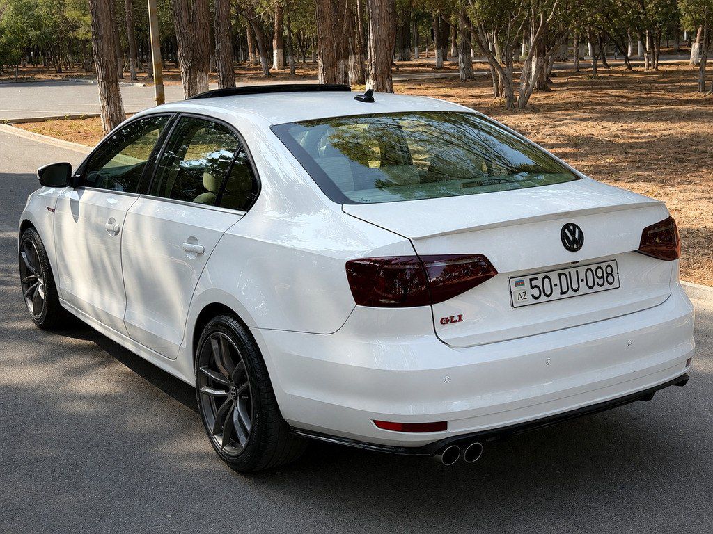 Volkswagen Jetta, 1.8 L, 2016 il, 135 000 km — Avtomobillər, Bakı (10)
