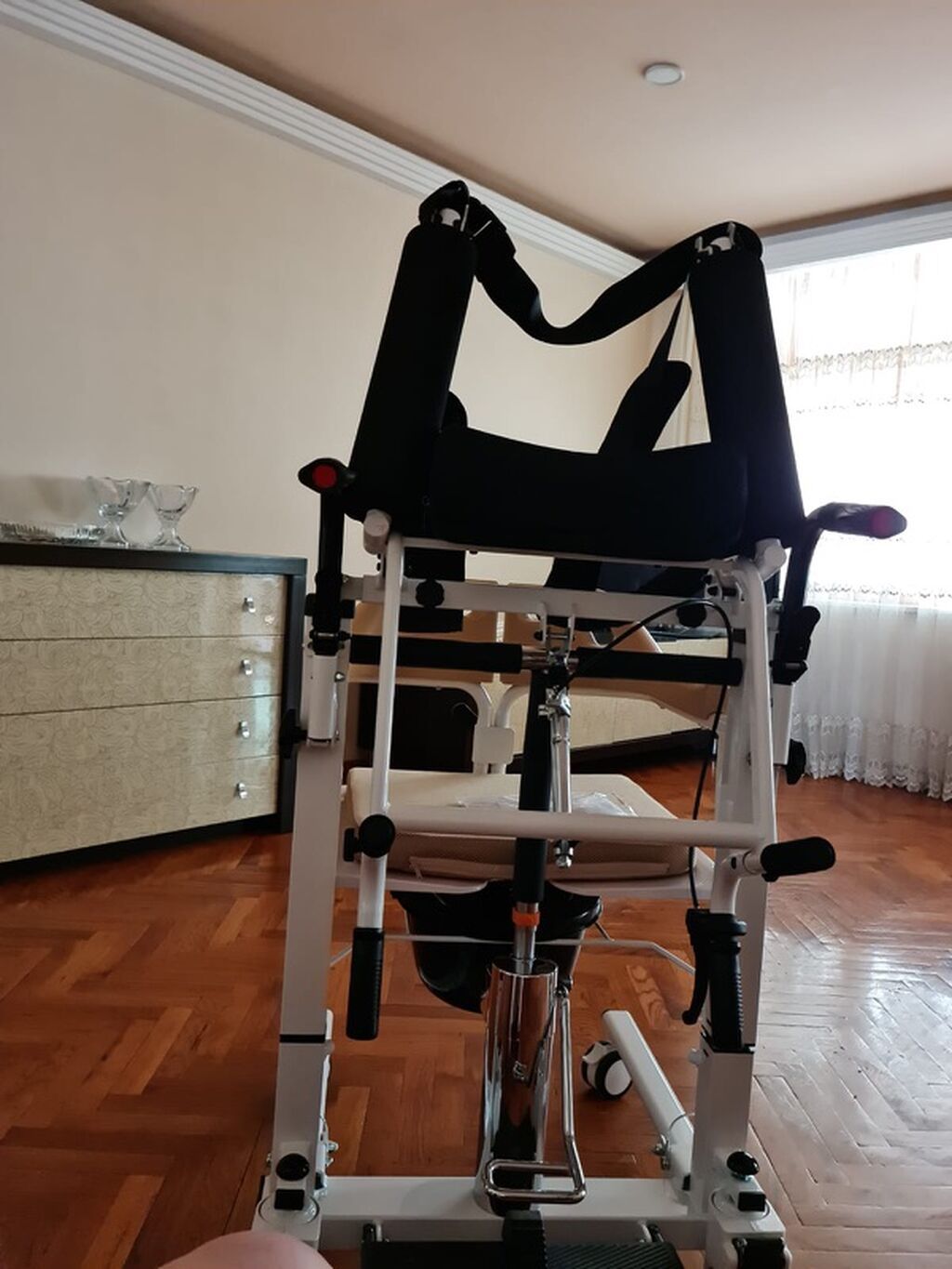 Ev tipi köməkçi qaldırıcı və köçürmə arabası – sanitar oturacaqlı — Mallar, Bakı (2)