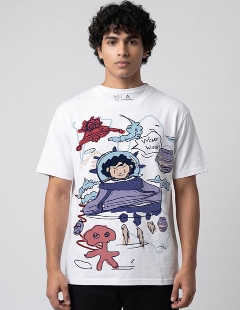 Məhsul: Qrafik çaplı ağ T‑shirt - Rəng: Ağ pambig - Print: Ön hissədə — Bakı