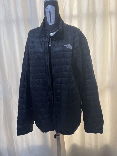 The North Face qadın/kişi üçün yüngül şişmə jaket - Rəng: qara — Bakı