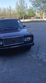 VAZ 2107 sedan – tünd bordo rəngli klassik model. - Kuzov: 4 qapılı — Avtomobil