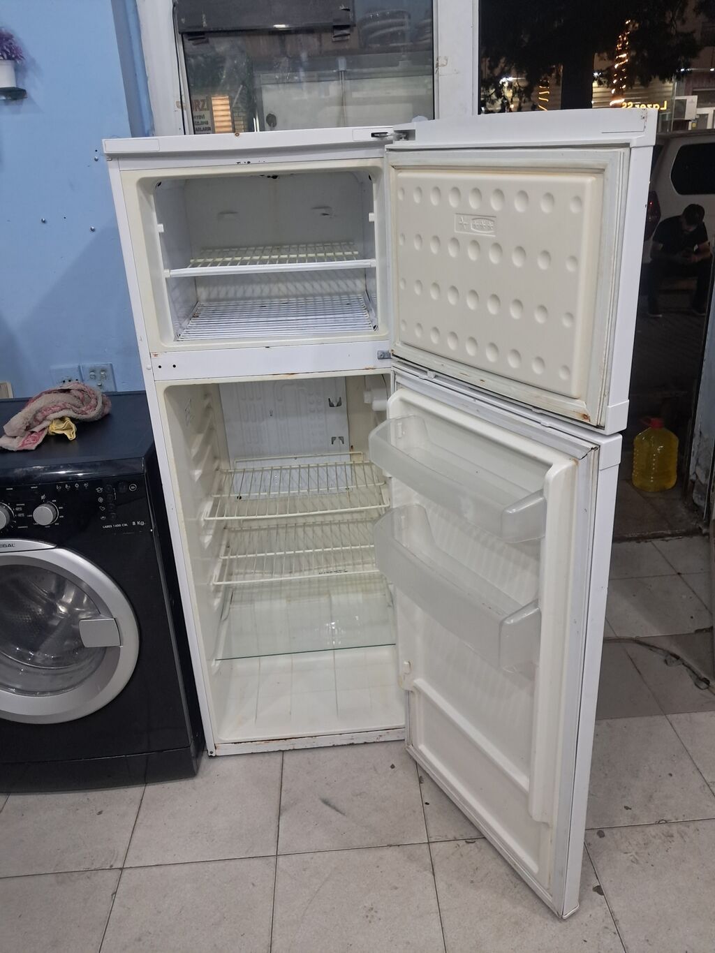 Beko iki qapılı soyuducu - Üst hissədə dondurucu bölmə, alt hissədə — Soyuducular, Bakı (2)