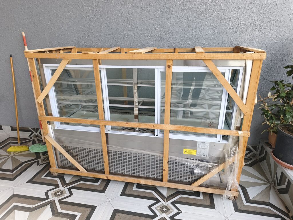 Kafe/restoran avadanlığı paketi Tərkib: 1.Vitrin soyducu eni eni — Biznes və avadanlıq, Bakı (2)