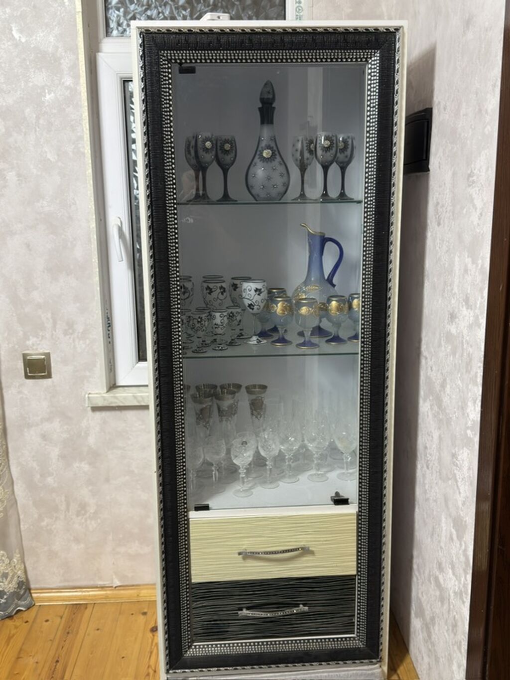 İki ədəd vitrin şkaf dəsti Tek tekde satlir vacib evden cxmaldi — Biznes və avadanlıq, Digah (2)
