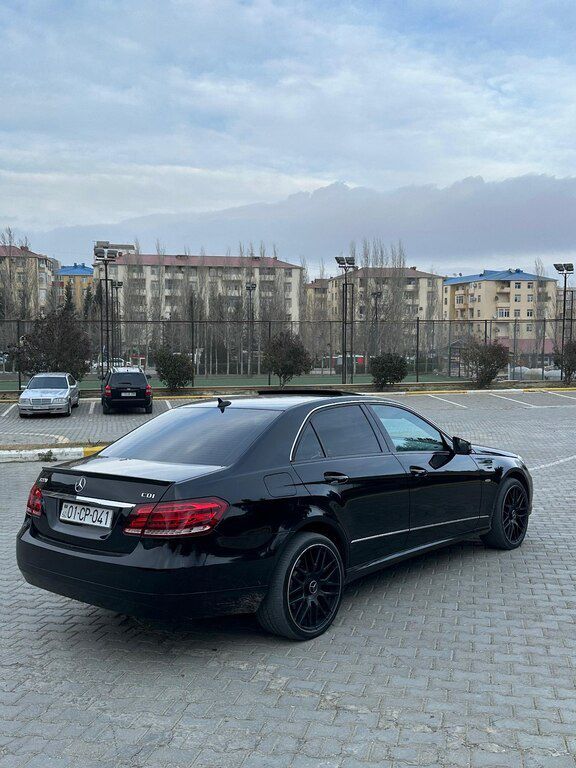 Mercedes E 220, 2.1 L, 2011 il, 239 000 km — Avtomobillər, Bakı (4)