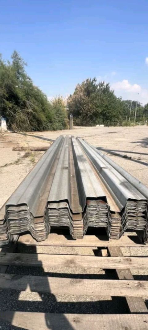 Hasar üçün stenkası 80mm qalın profnastillerdi uzunlugu 6 metrə bir — Bakı