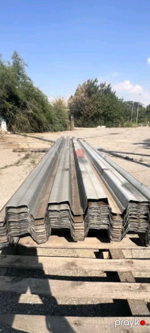 Hasar üçün stenkası 80mm qalın profnastillerdi uzunlugu 6 metrə bir — Bakı