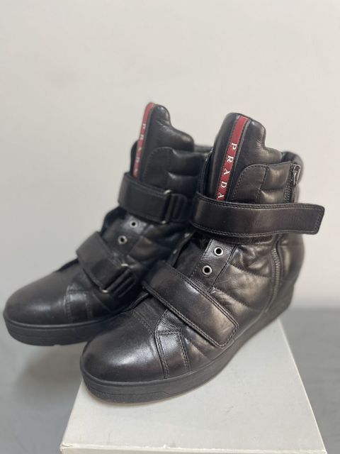 Prada Unısex krossovkaları – yüksək boğaz, dəri, qara rəng. - Model — Bakı
