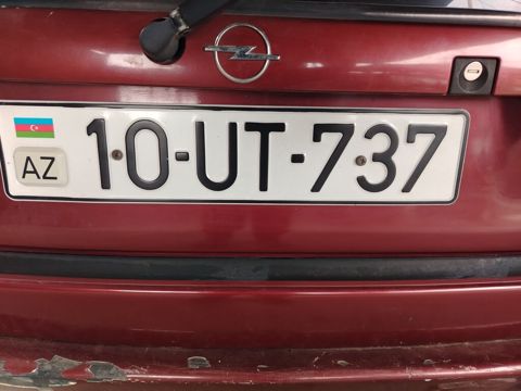 Avtomobil nömrə nişanı: 10-UT-737 Xüsusiyyətlər: - Ölkə: Azərbaycan — Xaçmaz