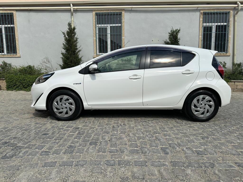 Toyota Aqua, 1.5 L, 0.9 kWh, 2019 il, 35 000 km — Avtomobillər, Bakı (4)