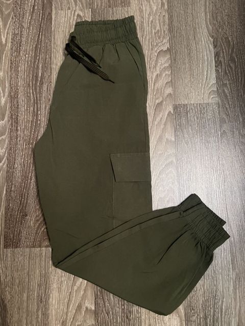 Məhsul: Uniseks jogger tipli şalvar - Rəng: Xaki/yaşıl - Dizayn — Bakı