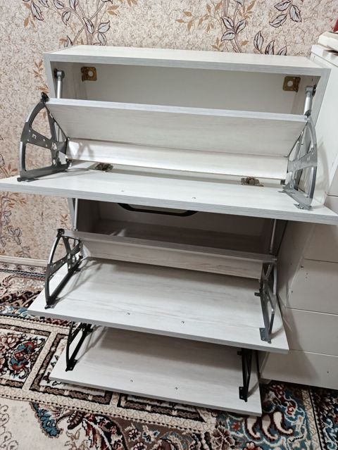Açılan qapaqlı ayaqqabılıq – 3 bölməli - Material: açıq ağac — Bakı