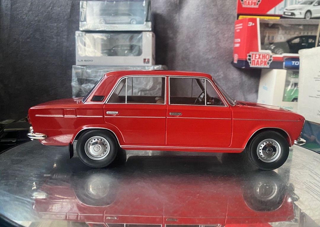 Коллекционная модель VAZ-2103 Lada-1500 Red 1972 — Kolleksiyalar, Bakı (10)