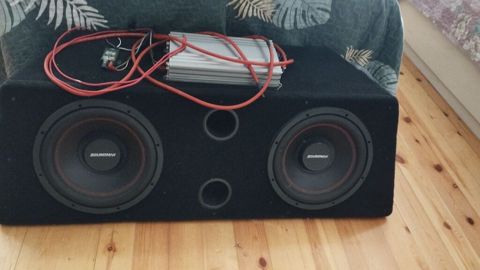 İki subwooferlu avtomobil bass sistemi - Brend: Soundmax (hər iki — Bakı