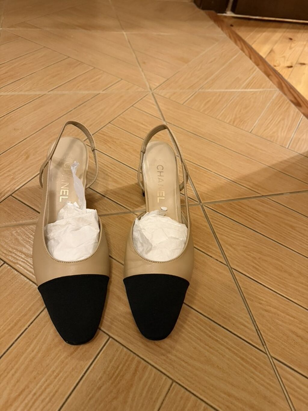 Məhsul: Qadın ayaqqabısı – bej/qaranın kombinasiyasında slingback — Şəxsi əşyalar, Bakı (2)