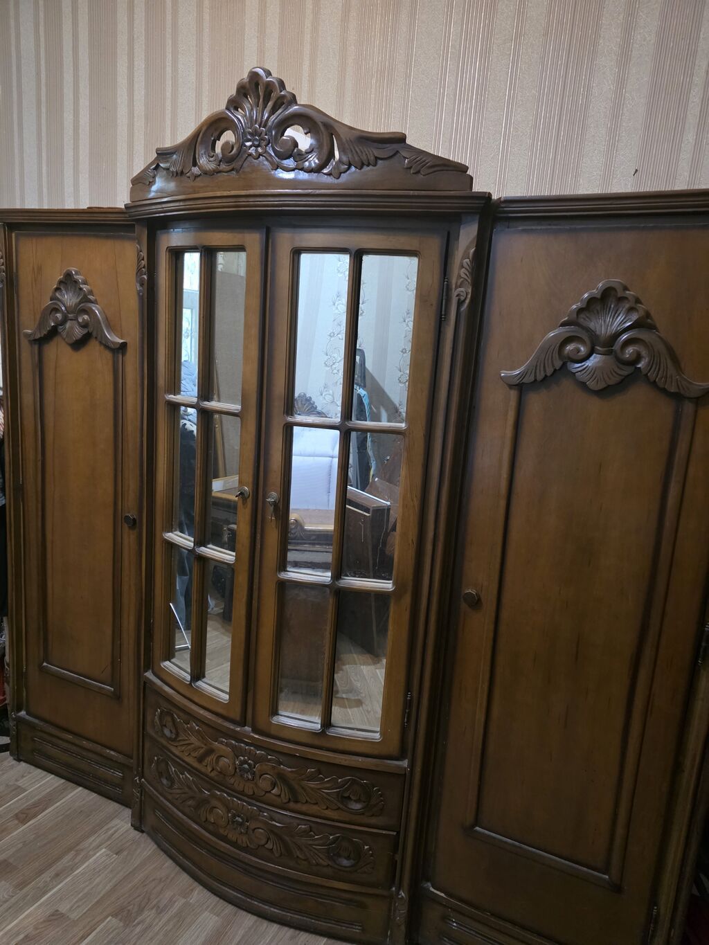 Klassik üslubda iri ölçülü vitrinli şkaf-garnitur - Material: bərk — Mebel, Bakı (3)