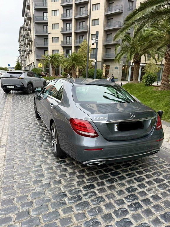 Mercedes E 220 d, 2.0 L, 2018 il, 179 300 km — Avtomobillər, Bakı (5)