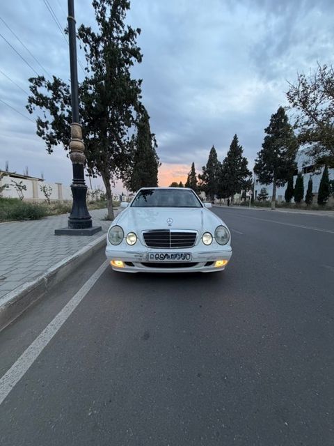 Mercedes E 220, 2.2 L, 2001 il, 372 000 km — Gəncə