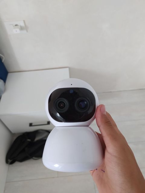 İki linzalı Wi‑Fi IP kamera - 360° baxış üçün iki linzalı ön panel — Bakı