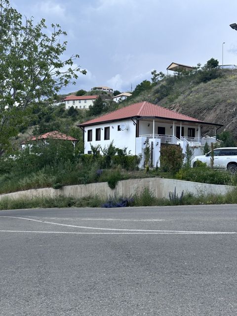Bağ evi kirayə verilir, Laçın r — Laçın