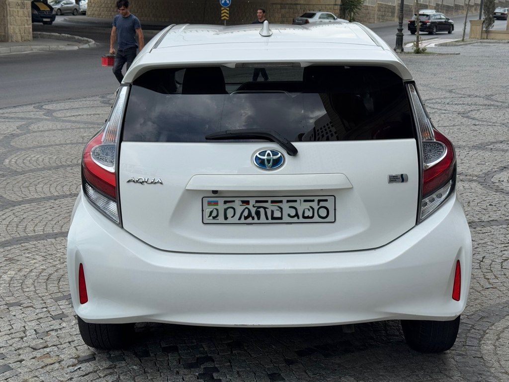 Toyota Aqua, 1.5 L, 0.87 kWh, 2017 il, 149 000 km — Avtomobillər, Bakı (3)