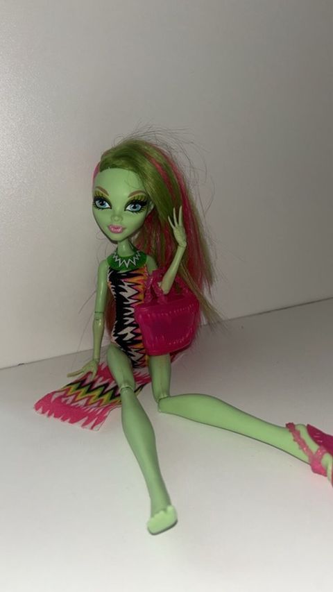 Monster High Wave 3 Swim Class Venus McFlytrap — Bakı