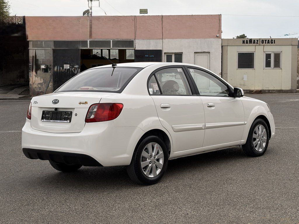 Kia Rio, 1.4 L, 2011 il, 213 000 km — Avtomobillər, Bakı (7)
