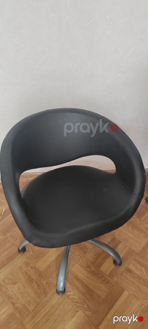 Döşənmiş ofis/ev kreslosu - Rəng: qara - Material: yumşaq eko‑dəri