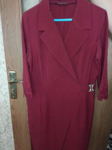 Bordo rəngdə zərif qadın paltarı - Dizayn: Blazer tipli üst hissə