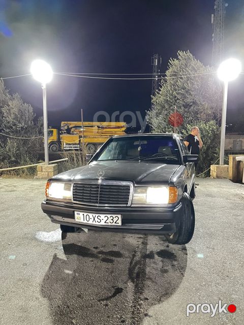 Mercedes 190, 2.3 L, 1993 il, 300 000 km