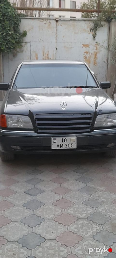 Mercedes-Benz C 200: 2 l 1996 il Sedan — Digah
