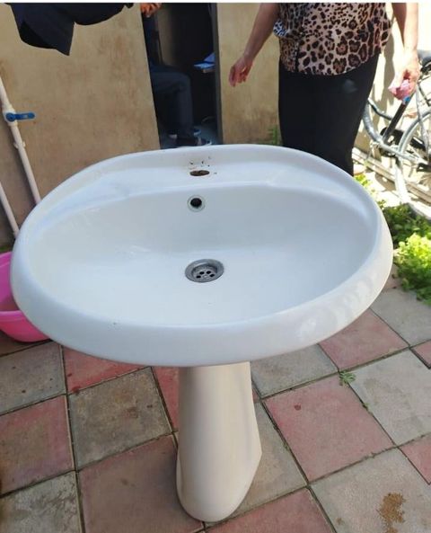 Pilləli ayaqlı keramik hamam çanağı (piyedestal lavabo) - Material — Bakı