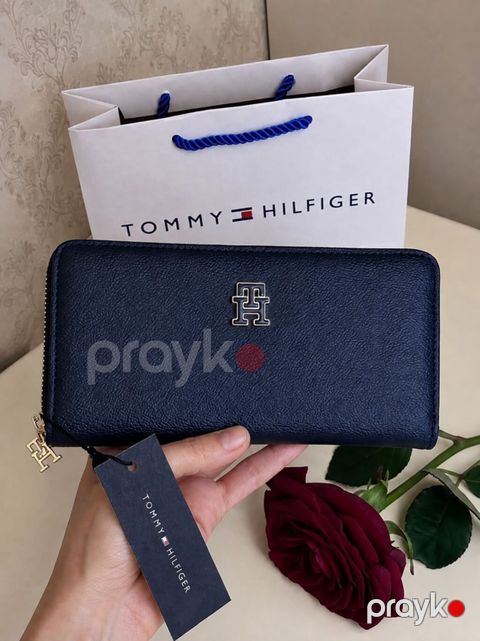 Yenı Tommy Hilfiger qadın pulqabısı – zəncirli fermuarla tam bağlanan