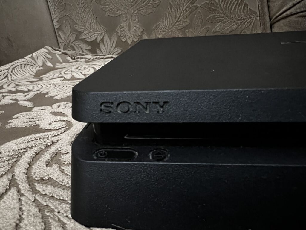 PlayStation 4 Slim (qara) oyun konsolu - Model: PS4 Slim - Rəng — Elektronika, Bakı (3)