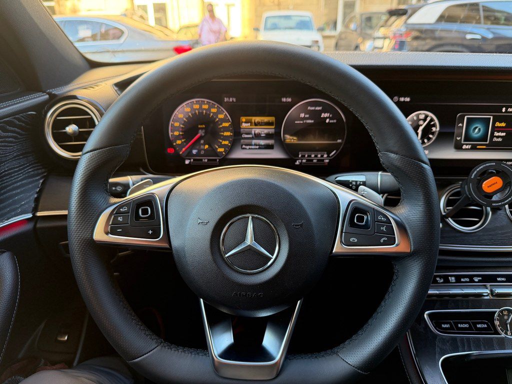 Mercedes E 200, 2.0 L, 2018 il, 155 000 km — Avtomobillər, Bakı (9)