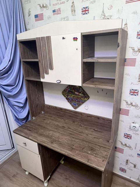 Düz masa, Polkalı, Siyirməli, Teksturalı laminat — Bakı