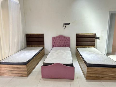 Tək nəfərlik çarpayı dəsti - Üç ədəd tək çarpayı: iki ədəd taxta — Digah