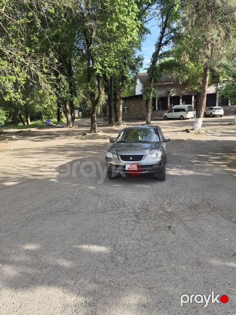 Mitsubishi Airtrek, 2.4 L, 2001 il, 400 000 km