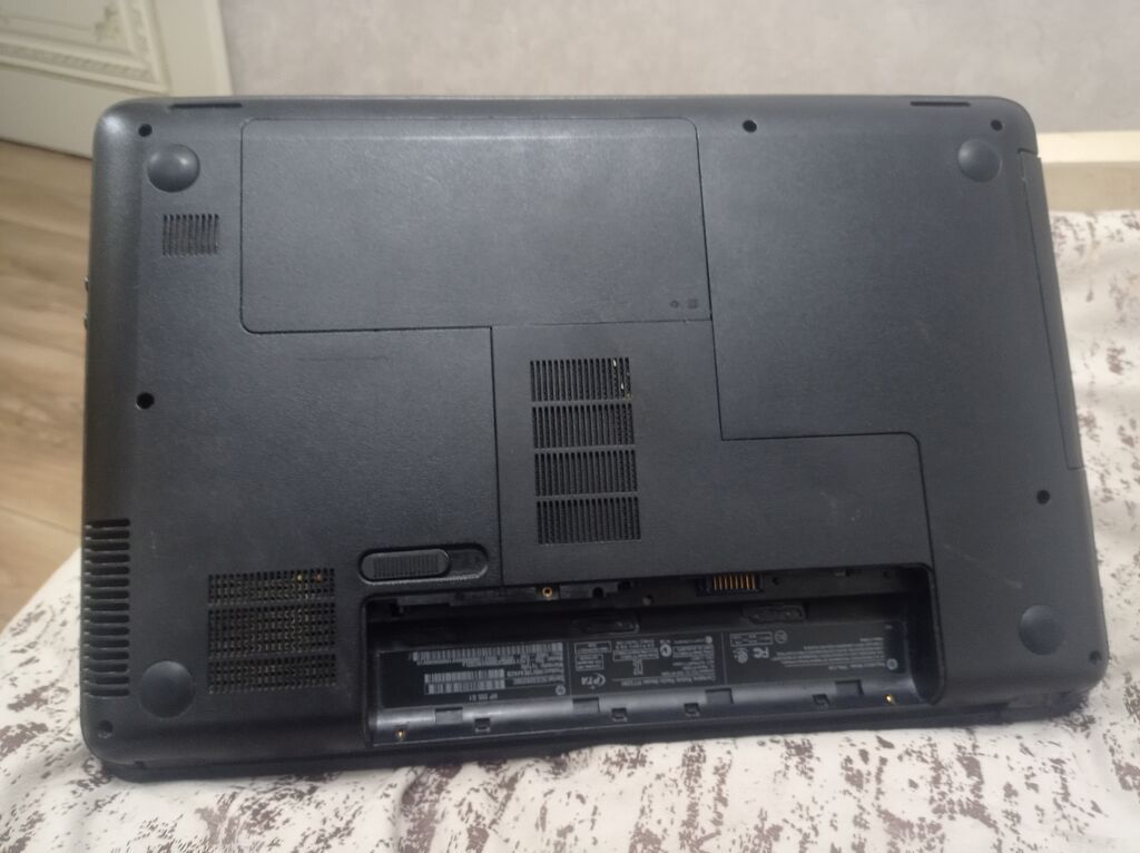 HP noutbuk - Ekran: təxminən 15.6" parlaq panel - Klaviatura: tam — HP, Bakı (2)