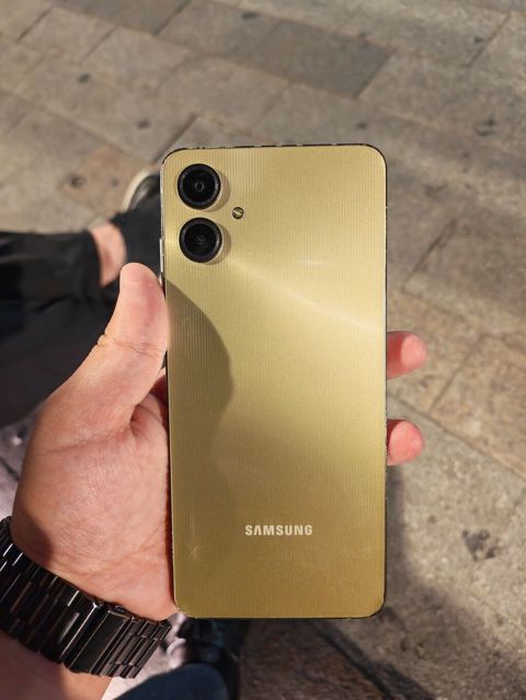 Samsung 64 GB, rəng - Qızılı, Sensor — Qobu