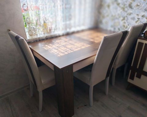 Yemək otağı üçün masa və 4 ədəd stul dəsti. - Masa: düzbucaqlı forma — Bakı