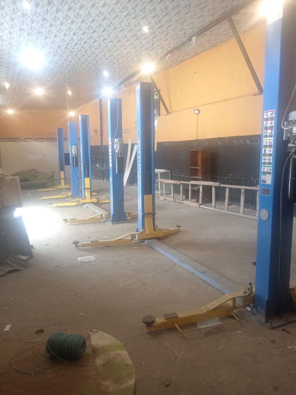 Kirayə afto servis 4 bokslu tam şəraitli əlavə ehtiyyat hissələri — Daşınmaz əmlak, Bakı (4)