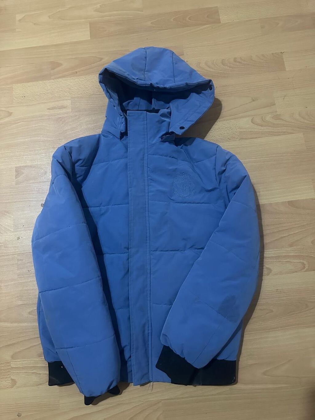 Bıllıonaıre stilində mavi qışlıq jaket - Rəng: mavi - Kapüşonlu model — Kurtkalar, Digah (2)